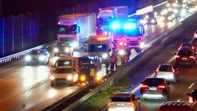 K dopravní nehodě došlo na Pražském okruhu u Řeporyjí. Mělo se srazit pět aut. Tvořily se dlouhé kolony.