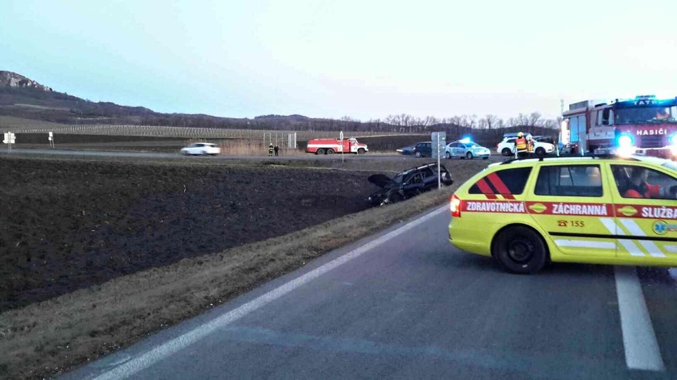 Nadporučík hasičské záchranné služby Zdeněk Selner z Pohořelic vytáhl z hořícího auta zraněného šoféra. Zachránil mu tím život.