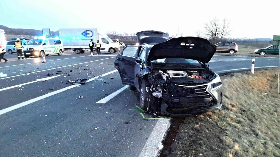 Nadporučík hasičské záchranné služby Zdeněk Selner z Pohořelic vytáhl z hořícího auta zraněného šoféra. Zachránil mu tím život.