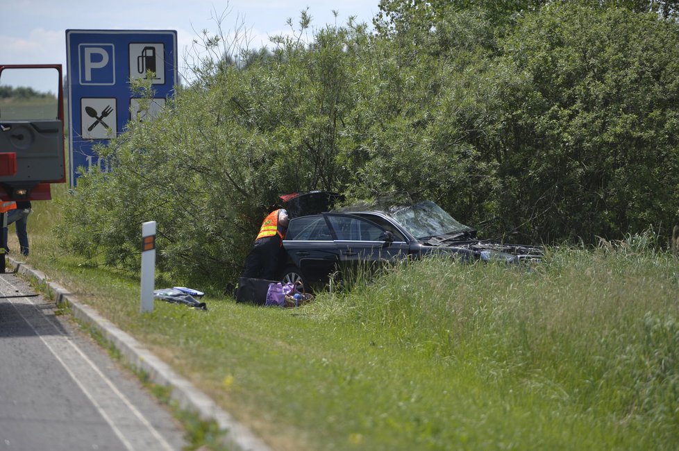 K tragické dopravní nehodě došlo na Příbramsku ve směru na Strakonice. Řidič audi nepřežil srážku s kamionem.