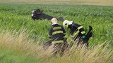Vážná nehoda na Příbramsku: Auto s mladou řidičkou skončilo na střeše
