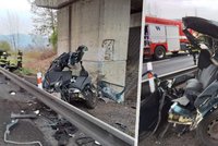 Auto se po nehodě u Řehlovic rozpůlilo, řidič vypadl ven. Utrpěl vážná zranění