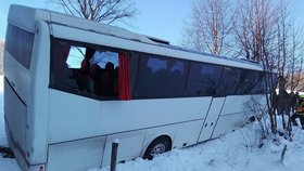 U Rejchartic na Šumpersku havaroval autobus se studenty. (29.11.2023)