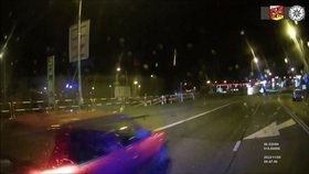 Policistům v Hradci Králové ujížděl opilý řidič.