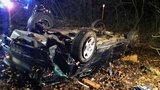 12 minut k záchraně života: Řidič zůstal po nehodě zaklíněný pod autem
