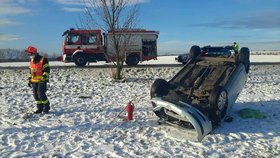 Řidička havarovala s osobním autem u Sokolnice na Brněnsku.