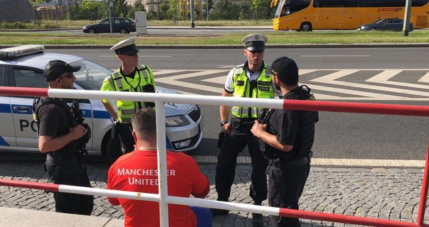 Muž ujel od nehody, když ho chytli policisté, nadýchal dvě promile.