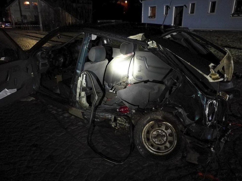 Srážka dvou osobních aut na Rychnovsku dopadla tragicky