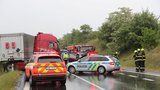 Tragická srážka osobáku s kamionem u Slaného: Dva mrtví, další je těžce zraněný
