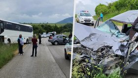 Autobus plný dětí ošklivě havaroval: Učitelky sklidily ovace za pohotovou reakci