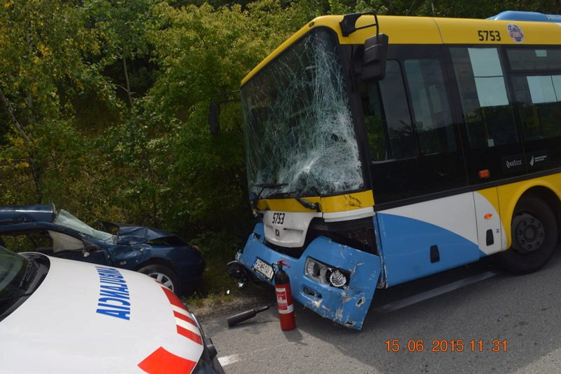 Autobus po nehodě