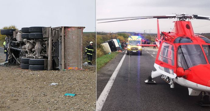 Tragická dopravní nehoda u slovenské Nitry: Autobus se srazil s kamionem.