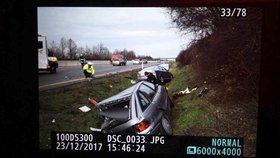 Skutečná tvář policie: Roderik pomáhal řidiči v nesnázích a srazila ho dodávka.