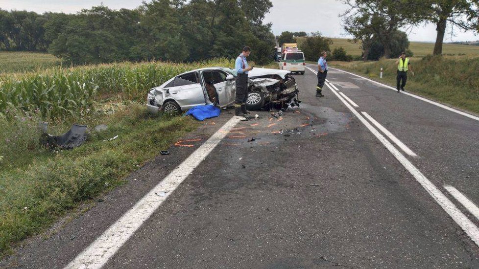 Při tragické nehodě zemřel mladý řidič (†23): Předjížděl rychlostí až 200 km/h!