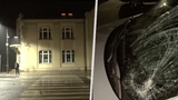 Nepozorný řidič srazil děti na přechodu! Tři lidé skončili v nemocnici