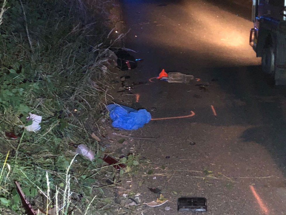 Smrtelná nehoda na Mladoboleslavsku: Opilý řidič  srazil motorkáře, pak od nehody ujel