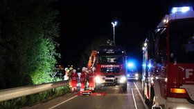 U Salcburku zemřeli po nehodě dva Češi: Vůz se zřítil ze srázu a narazil do sloupu