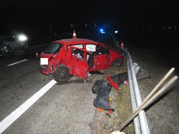 Další otřesná nehoda na Prachaticku: Rychlou jízdou zabil spolujezdkyni a zranil dvě děti