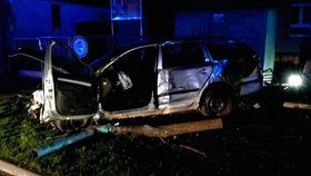 Řidič v sobotu v noci v Břeclavi ve velké rychlosti vyletěl s autem na chodník, kde usmrtil procházející ženu. Po nehodě nadýchal alkohol.