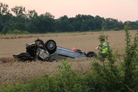 Z diskotéky už domů nedojeli: Opilý řidič způsobil nehodu, při které zemřel mladý muž