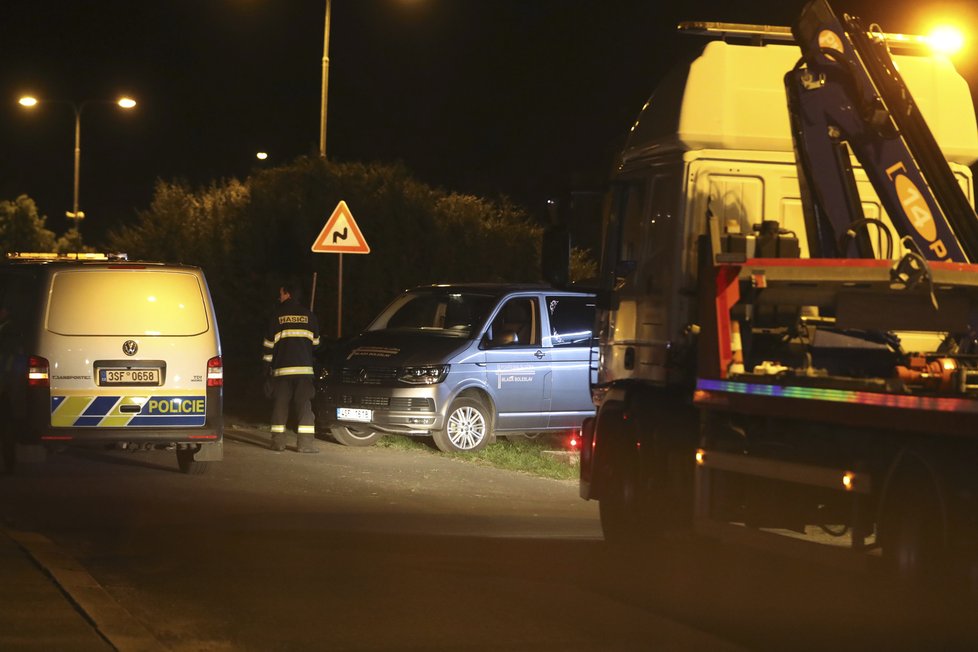 Jízda na čtyřkolce bez helem skončila tragicky: Jeden na místě zemřel, druhý je vážně zraněný.