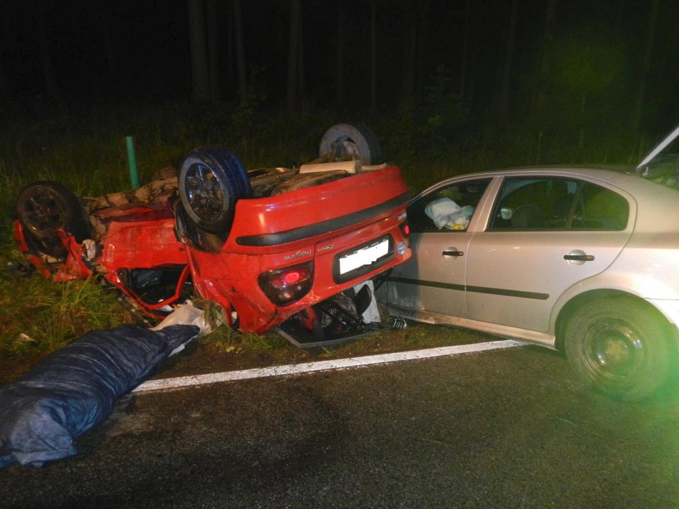 Při nehodě u Dačic zemřel spolujezdec René (†29): Řidička (19) jela prý moc rychle