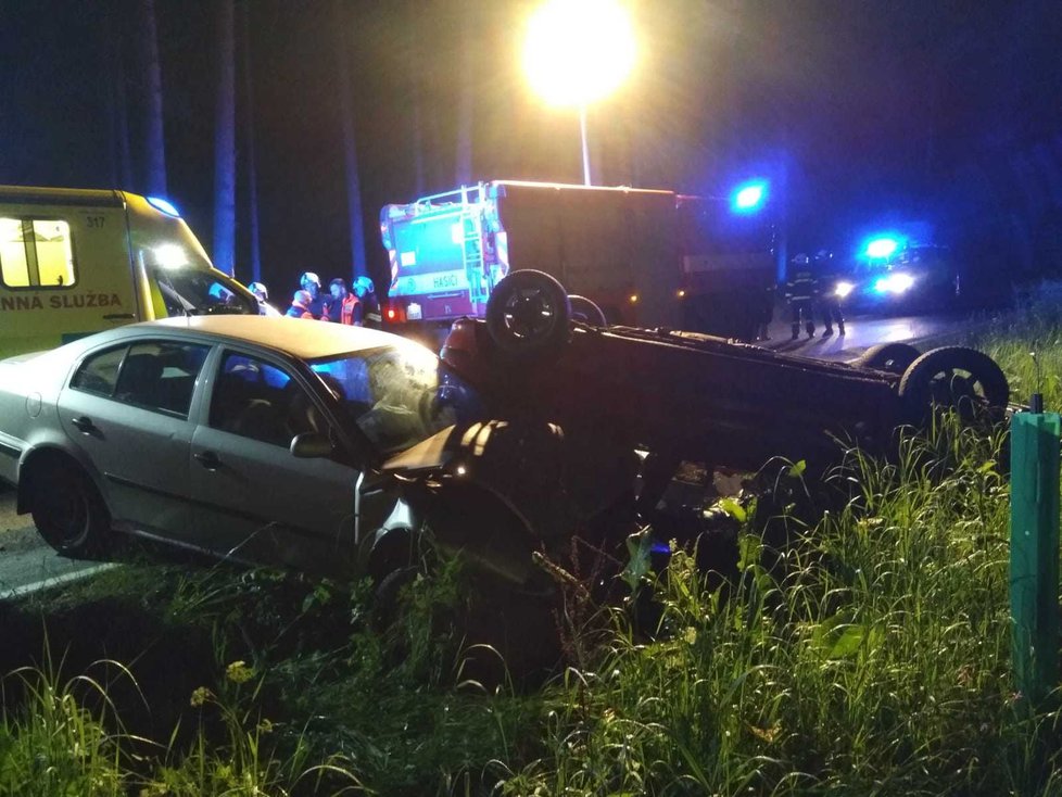 Při nehodě u Dačic zemřel spolujezdec René (†29): Řidička (19) jela prý moc rychle