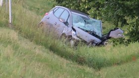 Při nehodě na Nymbursku zemřel řidič. (7. červen 2022)