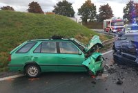 Vážná nehoda u Svitav: Senior za volantem nepřežil čelní střet! Další řidič byl zraněn