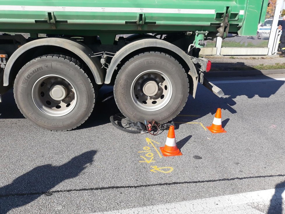 Tragická nehoda v Českých Budějovicích: Řidič autobusu viděl nehodu, ale radši odjel!