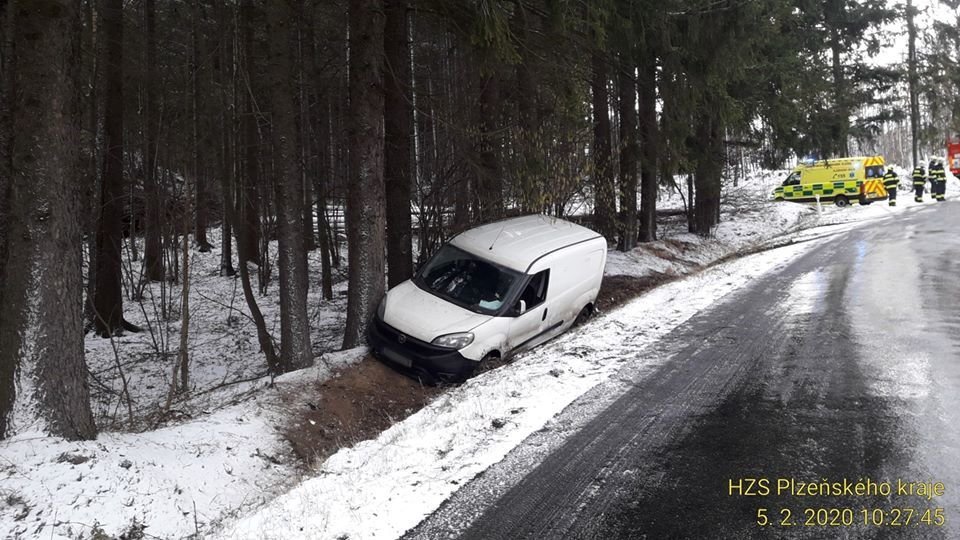 Nehoda u Manětína v Plzeňském kraji (5.2.2020)