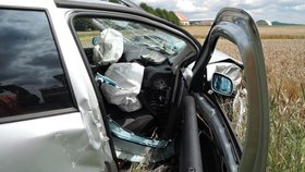 Při nehodě u Sosnové se zranilo šest lidí