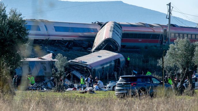 Srážka rychlovlaků ve Španělsku. (28. 10. 2026) Srážka rychlovlaků ve Španělsku. (28. 10. 2026)