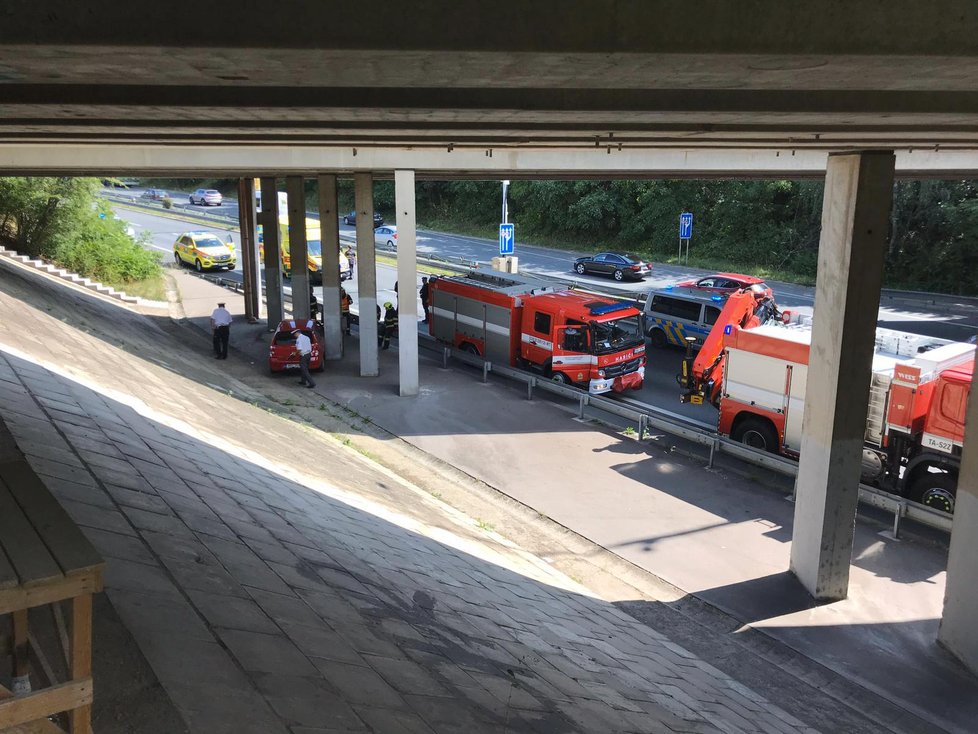 Dopravní nehoda ve Spořilovské ulici, 14. srpna 2019