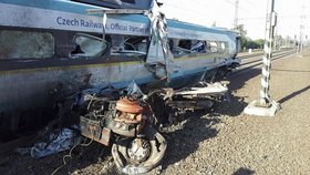 U Studénky se srazil vlak Pendolino s nákladním vozidlem.