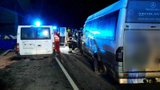 Drama na Šumpersku: Po srážkách mikrobusu a tří aut 21 zraněných!