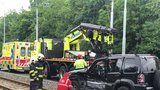 Tramvaj se srazila s autem ve Švehlově ulici. Žena (58) je v umělém spánku