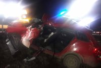 Tragická nehoda na Svitavsku: Řidička (†21) nepřežila, spolujezdec skončil v nemocnici