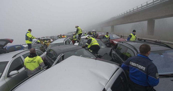 Nehoda na dálnici A9, kde se srazilo 50 aut.