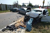 Tragédie v Kyjově: Při nehodě tří aut zemřela žena, další lidé byli zraněni