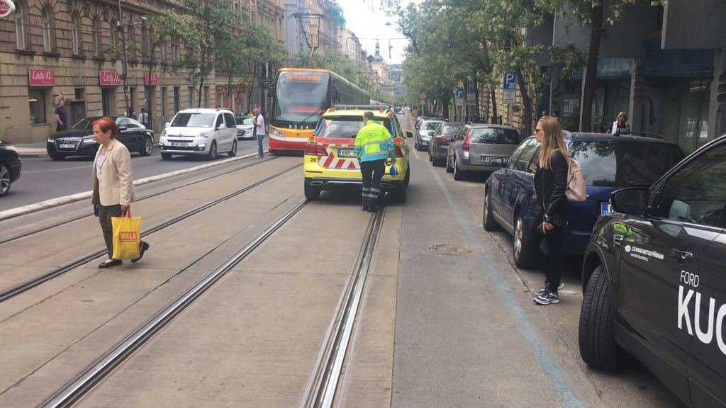 Tramvaj u I. P. Pavlova srazila dva chodce, oba zemřeli.