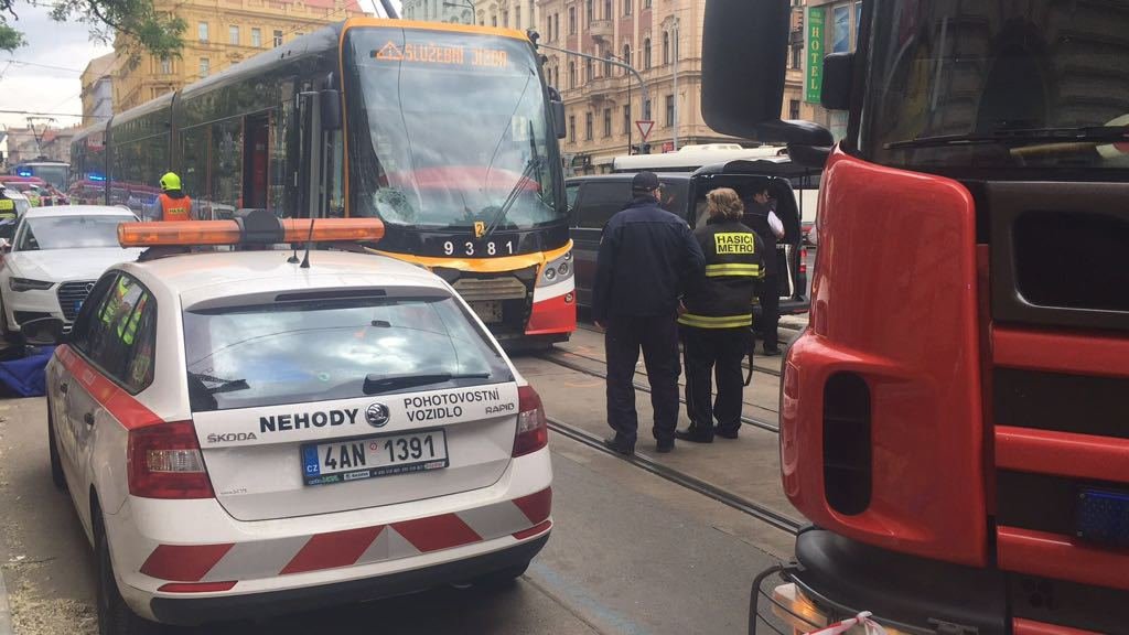 Tramvaj u I. P. Pavlova srazila dva chodce, oba zemřeli.