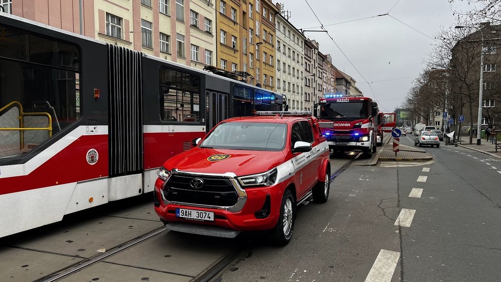 Nehoda tramvaje a auta na Žižkově. (8. ledna 2023)