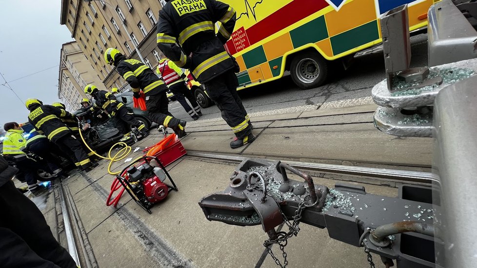 Nehoda tramvaje a auta na Žižkově. (8. ledna 2023)