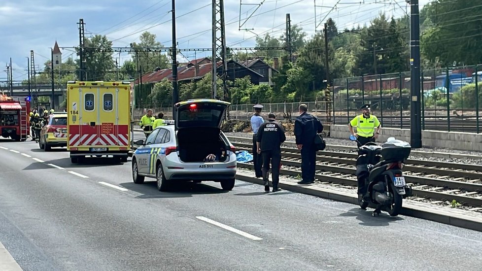 Na Smíchově srazila tramvaj člověk, ten nepřežil.