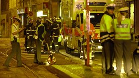Mladá žena v Praze zemřela pod koly noční tramvaje