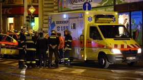 Mladá žena v Praze zemřela pod koly noční tramvaje