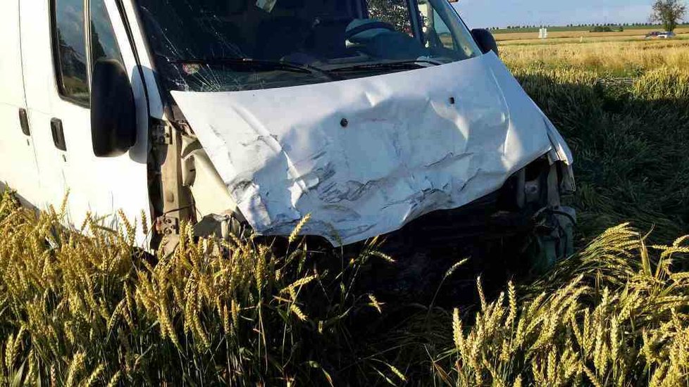 Při tragické srážce auta a dodávky u Tvarožné zemřela matka a tříletá dcera. O den později svým zraněním bohužel podlehl i šestiletý syn.