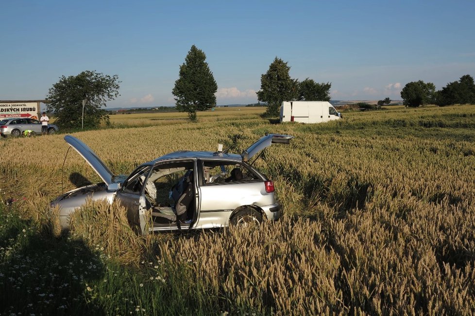 Při tragické srážce auta a dodávky u Tvarožné zemřela matka a tříletá dcera. O den později svým zraněním bohužel podlehl i šestiletý syn.