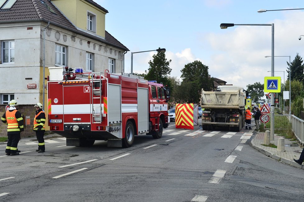 V Újezdu nad Lesy se dopoledne stala tragická nehoda, při které zemřela seniorka.